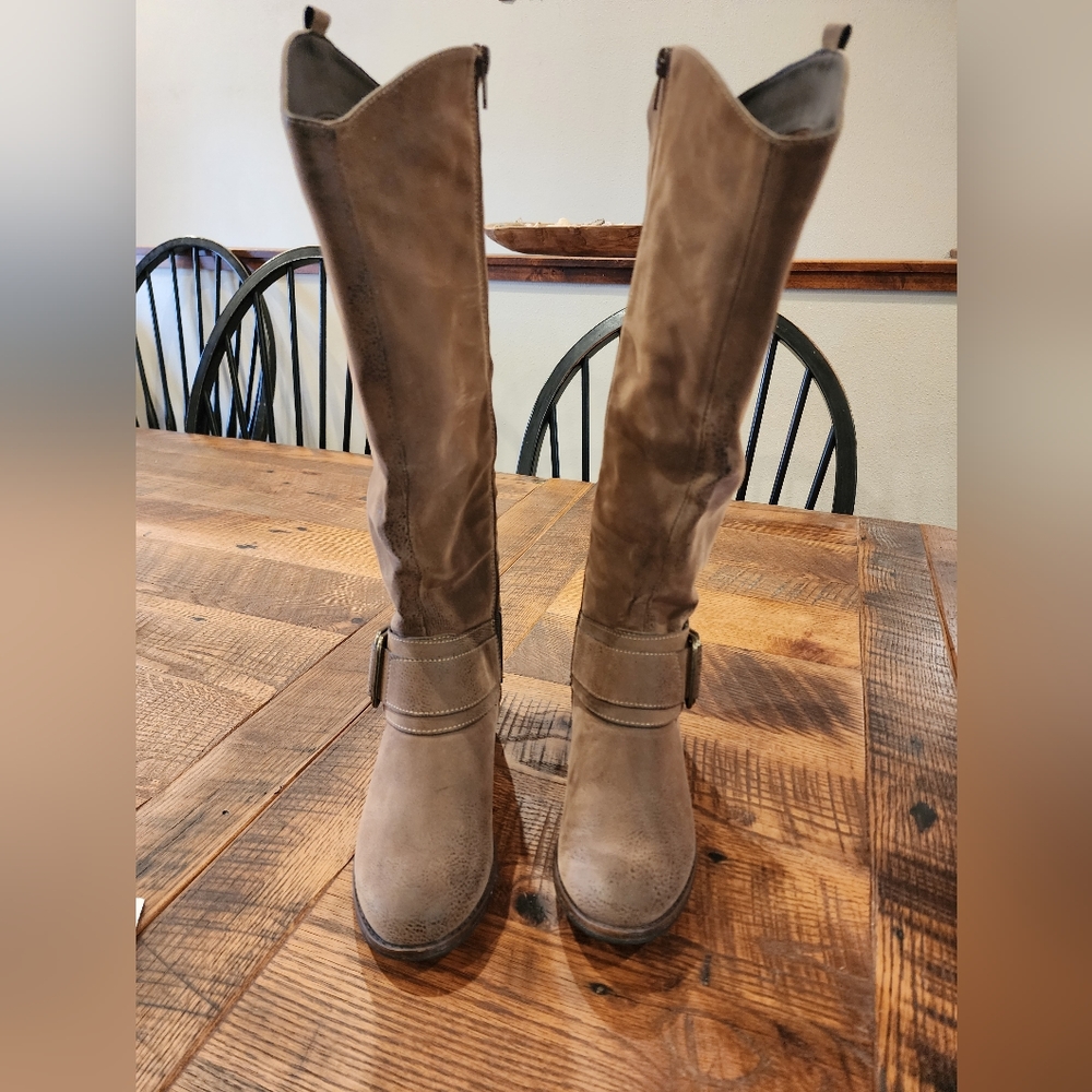 Maurices Gabby wide calf boots